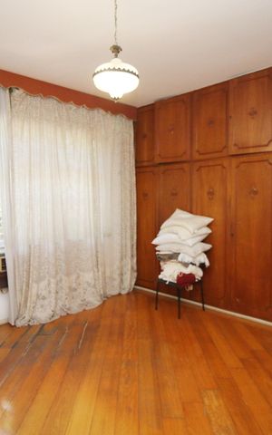 Casa à venda com 270m², 5 quartos e 6 vagasQuarto 1 Suíte