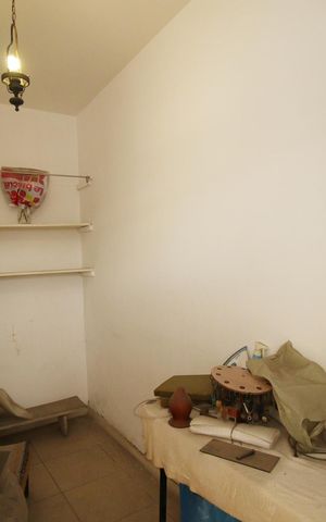 Casa à venda com 270m², 5 quartos e 6 vagasQuarto de Serviço