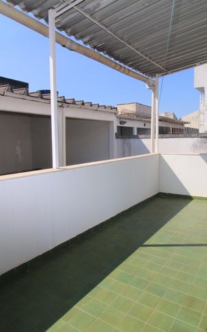Casa à venda com 270m², 5 quartos e 6 vagasVaranda
