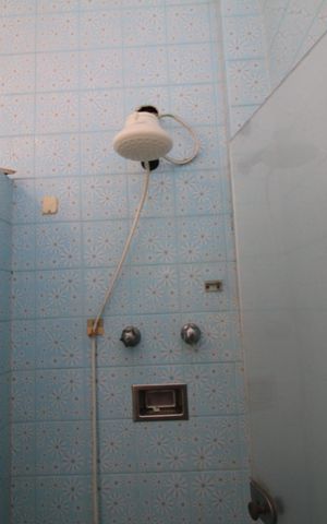 Casa à venda com 270m², 5 quartos e 6 vagasBanheiro Social 2º piso