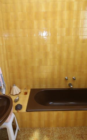 Casa à venda com 270m², 5 quartos e 6 vagasBanheiro da Suíte 1