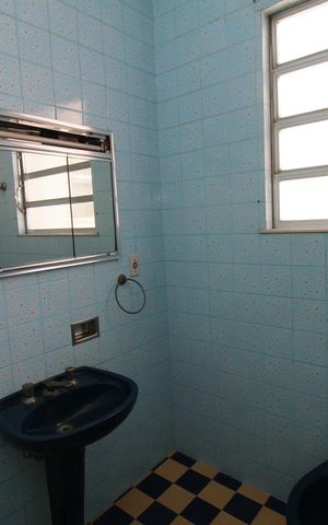 Casa à venda com 270m², 5 quartos e 6 vagasBanheiro Social 2º piso