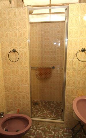 Casa à venda com 270m², 5 quartos e 6 vagasBanheiro Social