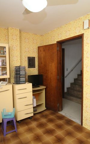 Casa à venda com 270m², 5 quartos e 6 vagasCozinha e copa