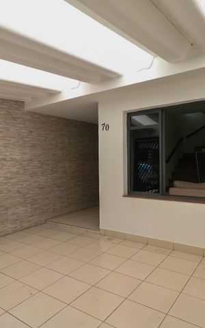 Casa para alugar com 110m², 2 quartos e 1 vaga Casa para alugar com 110m², 2 quartos e 1 vagaGaragem
