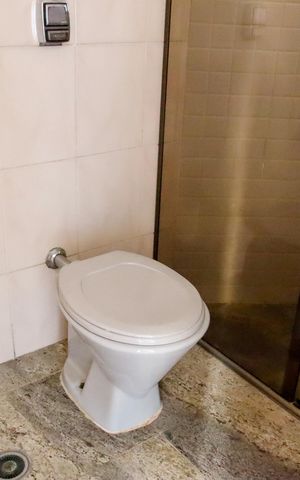 Apartamento à venda com 226m², 4 quartos e 2 vagas Apartamento à venda com 226m², 4 quartos e 2 vagasBanheiro da Suíte 4