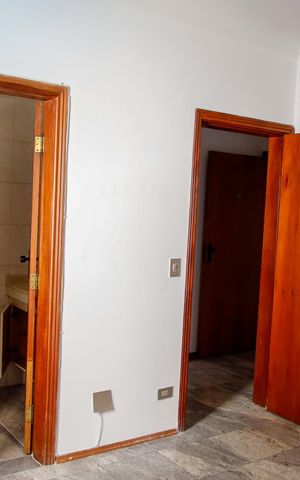 Apartamento à venda com 226m², 4 quartos e 2 vagas Apartamento à venda com 226m², 4 quartos e 2 vagasQuarto 3 - Suíte