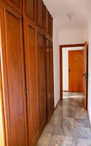 Apartamento à venda com 226m², 4 quartos e 2 vagas Apartamento à venda com 226m², 4 quartos e 2 vagasCloset da suíte 2