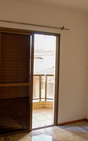 Apartamento à venda com 226m², 4 quartos e 2 vagas Apartamento à venda com 226m², 4 quartos e 2 vagasQuarto 2