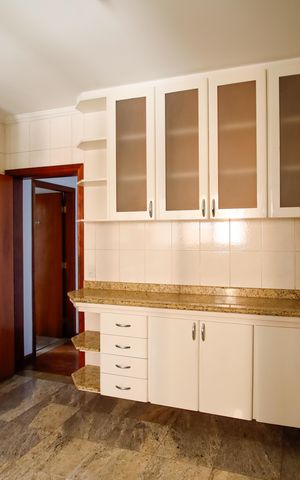 Apartamento à venda com 226m², 4 quartos e 2 vagas Apartamento à venda com 226m², 4 quartos e 2 vagasCozinha