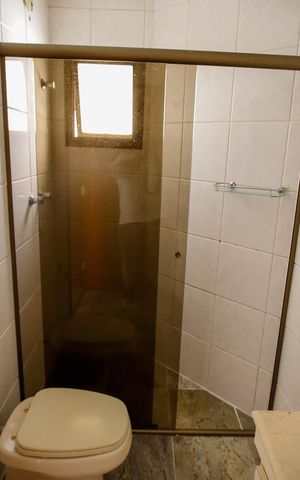 Apartamento à venda com 226m², 4 quartos e 2 vagas Apartamento à venda com 226m², 4 quartos e 2 vagasBanheiro da Suíte 2