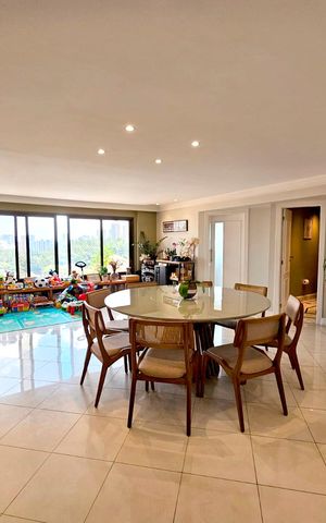 Apartamento à venda com 213m², 3 quartos e 3 vagas Apartamento à venda com 213m², 3 quartos e 3 vagasSala