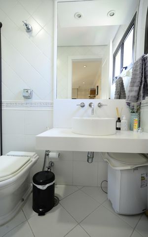 Apartamento à venda com 213m², 3 quartos e 3 vagasBanheiro da Suíte 2