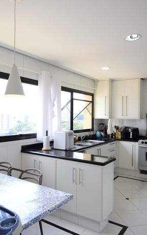 Apartamento à venda com 213m², 3 quartos e 3 vagasCozinha
