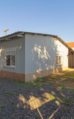 Casa à venda com 86m², 3 quartos e sem vaga Casa à venda com 86m², 3 quartos e sem vagaQuintal