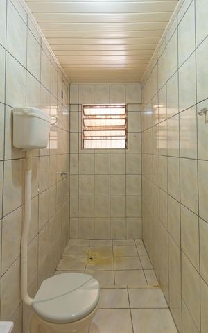 Casa à venda com 86m², 3 quartos e sem vaga Casa à venda com 86m², 3 quartos e sem vagaBanheiro