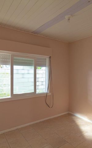 Casa à venda com 86m², 3 quartos e sem vaga Casa à venda com 86m², 3 quartos e sem vagaQuarto 1