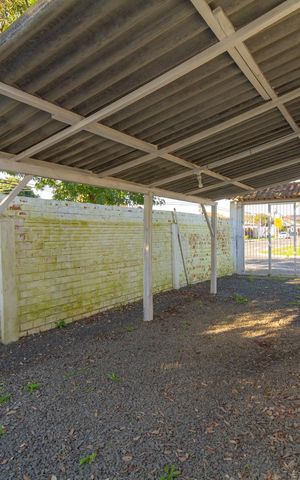 Casa à venda com 86m², 3 quartos e sem vaga Casa à venda com 86m², 3 quartos e sem vagaVista do Quarto 2