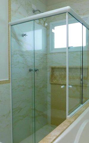 Casa de condomínio para alugar com 252m², 4 quartos e 6 vagasBanheiro 5 Master