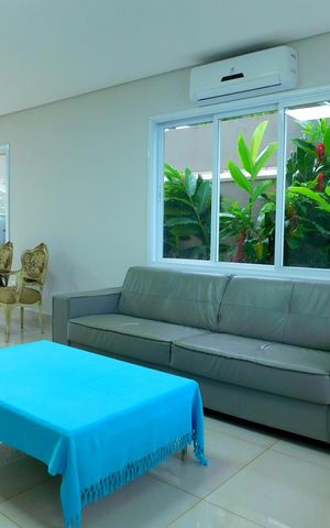 Casa de condomínio para alugar com 252m², 4 quartos e 6 vagasSala