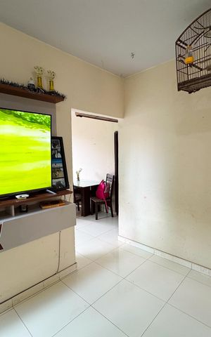 Casa à venda com 80m², 2 quartos e 2 vagasSala