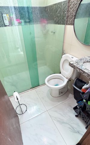 Casa à venda com 80m², 2 quartos e 2 vagasBanheiro Social