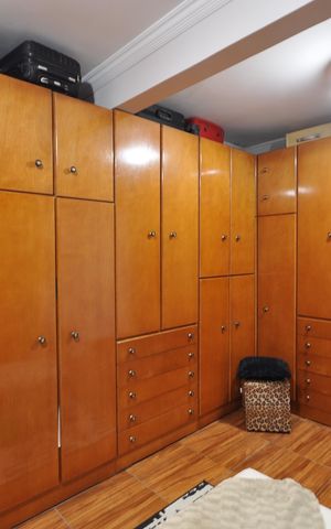 Casa à venda com 280m², 3 quartos e 1 vagaCloset