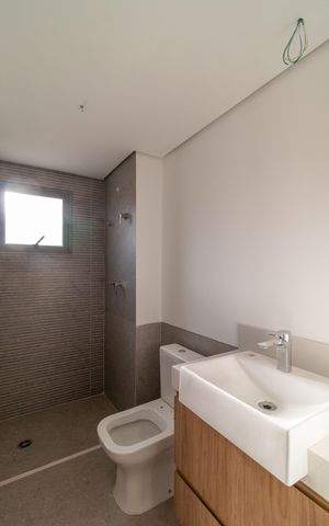 Apartamento à venda com 74m², 2 quartos e 1 vaga Apartamento à venda com 74m², 2 quartos e 1 vagaBanheiro da Suíte 2