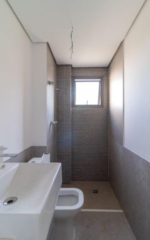 Apartamento à venda com 74m², 2 quartos e 1 vaga Apartamento à venda com 74m², 2 quartos e 1 vagaBanheiro da Suíte 1