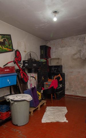 Casa à venda com 250m², 4 quartos e 5 vagas Casa à venda com 250m², 4 quartos e 5 vagasQuarto de Serviço