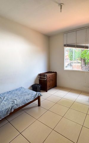 Casa à venda com 220m², 2 quartos e 3 vagas Casa à venda com 220m², 2 quartos e 3 vagasQuarto 2