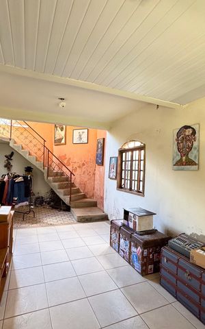 Casa à venda com 220m², 2 quartos e 3 vagas Casa à venda com 220m², 2 quartos e 3 vagasSala