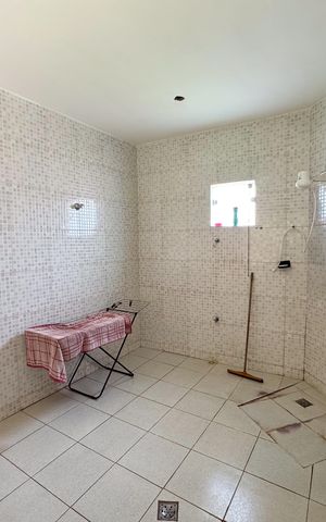 Casa à venda com 220m², 2 quartos e 3 vagas Casa à venda com 220m², 2 quartos e 3 vagasBanheiro