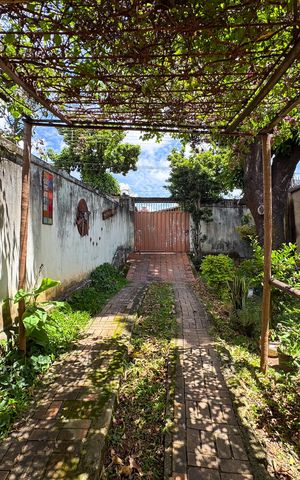 Casa à venda com 220m², 2 quartos e 3 vagas Casa à venda com 220m², 2 quartos e 3 vagasÁrea comum