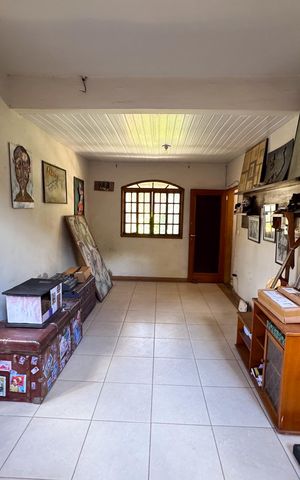 Casa à venda com 220m², 2 quartos e 3 vagas Casa à venda com 220m², 2 quartos e 3 vagasSala