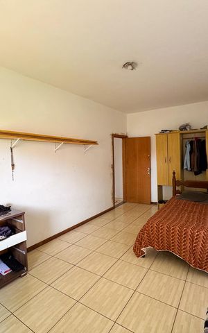 Casa à venda com 220m², 2 quartos e 3 vagas Casa à venda com 220m², 2 quartos e 3 vagasQuarto 4