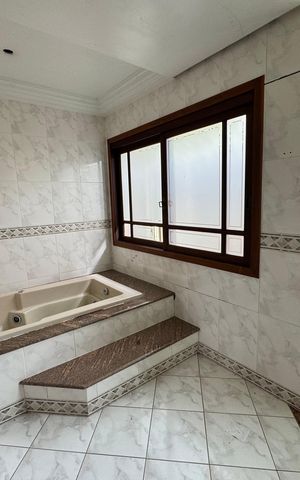 Casa à venda com 240m², 3 quartos e 2 vagasBanheiro da Suíte