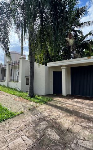 Casa à venda com 240m², 3 quartos e 2 vagasplaquinha fachada