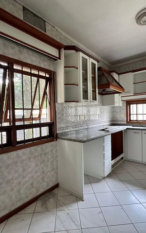 Casa à venda com 240m², 3 quartos e 2 vagasCozinha