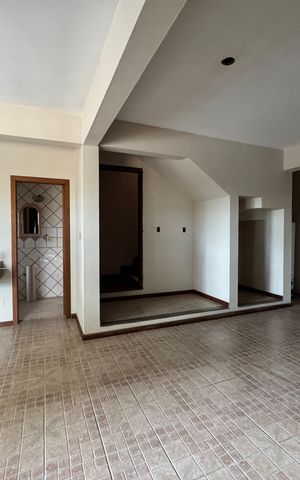 Casa à venda com 240m², 3 quartos e 2 vagasGaragem