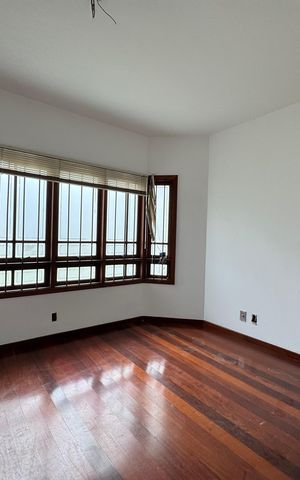 Casa à venda com 240m², 3 quartos e 2 vagasHall de entrada