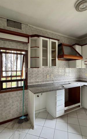 Casa à venda com 240m², 3 quartos e 2 vagasCozinha