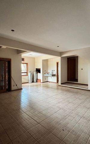 Casa à venda com 240m², 3 quartos e 2 vagasGaragem