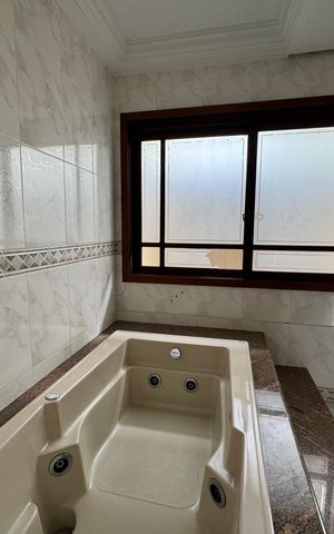 Casa à venda com 240m², 3 quartos e 2 vagasBanheiro da Suíte