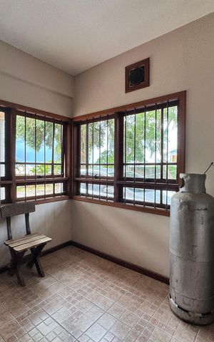 Casa à venda com 240m², 3 quartos e 2 vagasGaragem