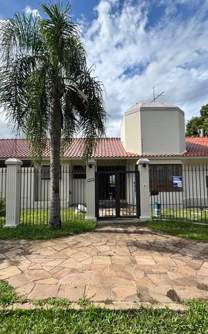 Casa à venda com 240m², 3 quartos e 2 vagasplaquinha fachada