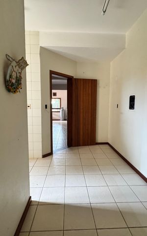Casa à venda com 240m², 3 quartos e 2 vagasÁrea de Serviço