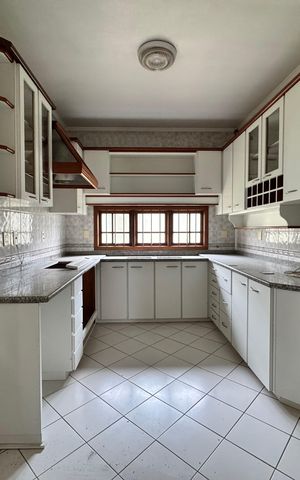 Casa à venda com 240m², 3 quartos e 2 vagasCozinha