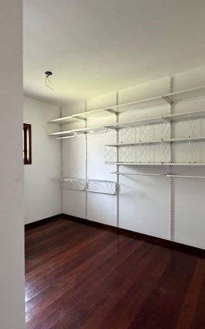 Casa à venda com 240m², 3 quartos e 2 vagasQuarto Suíte