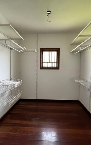 Casa à venda com 240m², 3 quartos e 2 vagasQuarto Suíte